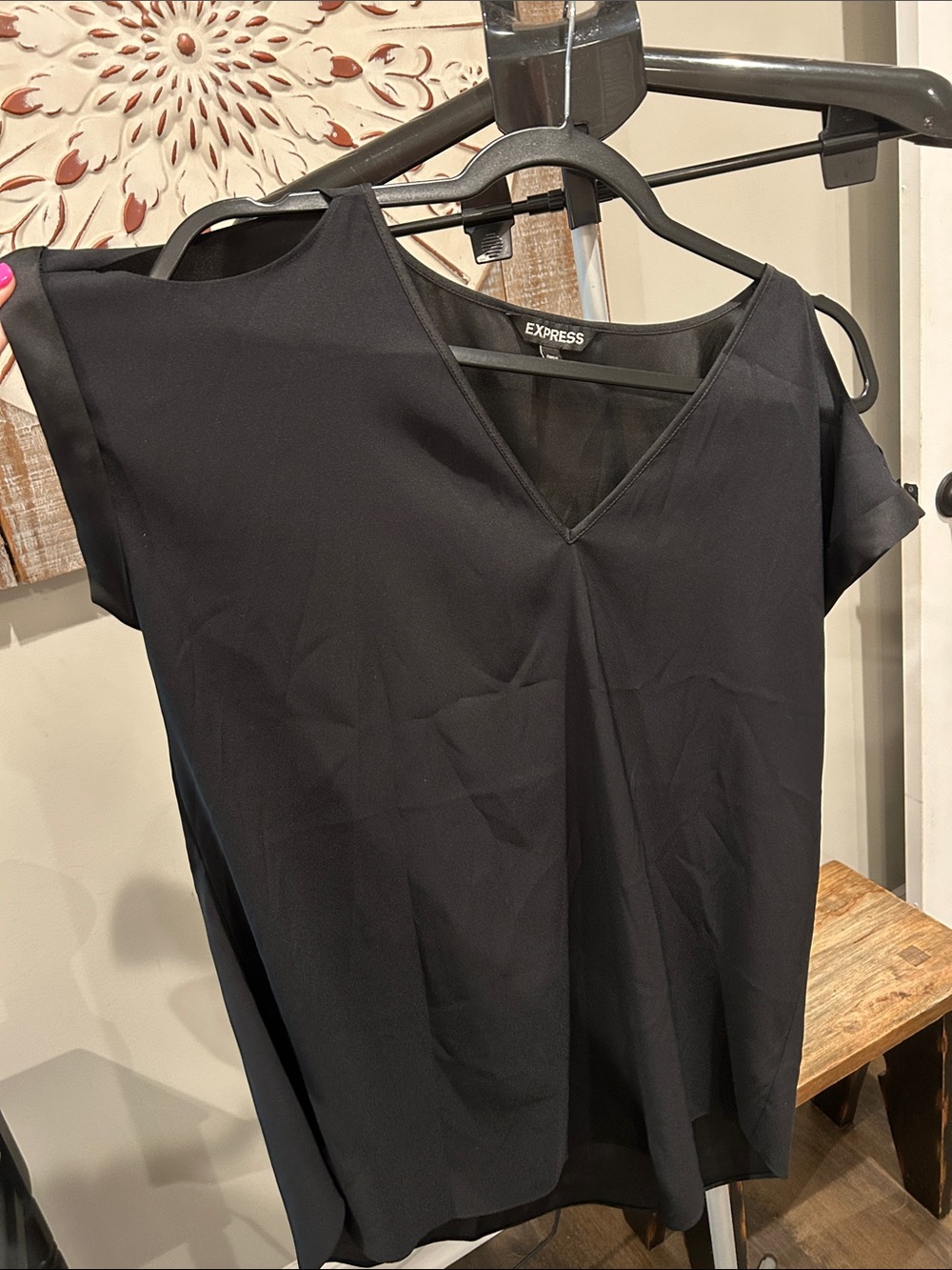 Express Black V-Neck Cap Sleeve Blouse / cold shoulder Size Large